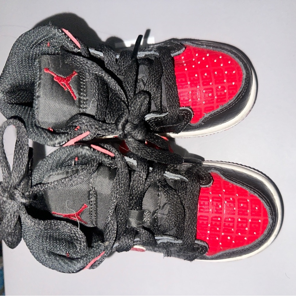 Jordan Kids' Black and Red Sneakers